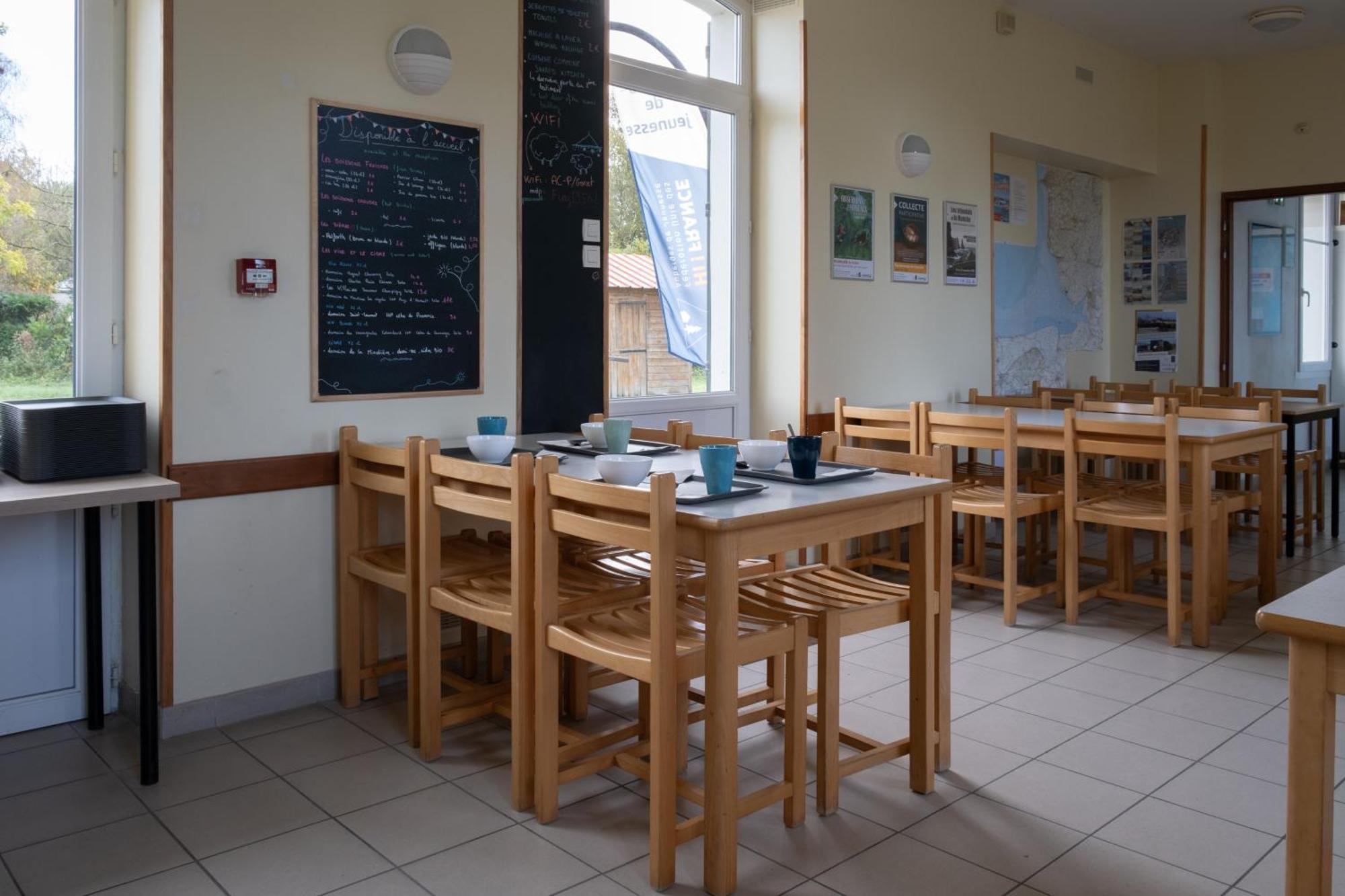 Auberge De Jeunesse Hi Genêts Eksteriør bilde